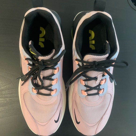 Nike Verona’s - Picture 4 of 10